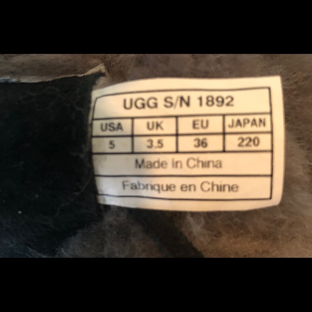 UGG - Picture 4 of 6